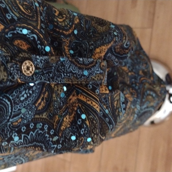 "Cathy" brand. Women's Sequin Top - Picture 2 of 6